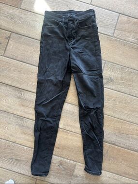American Eagle Outfitters Black Women's Skinny Jeans with Knee Rip